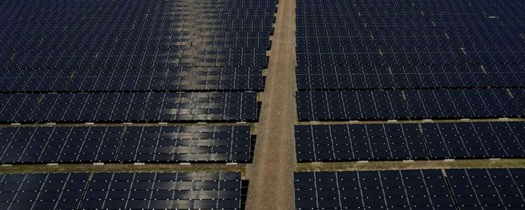 Dispositivi cellulari nascosti negli inverter cinesi