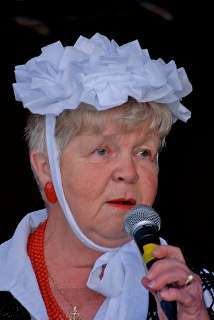 Copyright UE, un sì lungo 95 anni Old singing lady - Boris van Hoytema