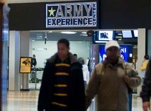 US Army, videogiochi d'arruolamento tra i negozi l'insegna del centro videoludico
