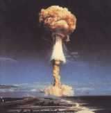 Test nucleari francesi sotto l'atollo di Mururoa 