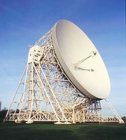 Il LOFAR europeo per scrutare i cieli - L'antenna Lovell di Jodrell Bank