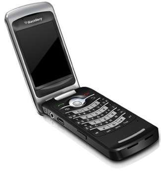 Il primo cellulare RIM in formato conchiglia: BlackBerry 8220