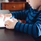 Kaspersky: i pericoli del lasciare i bambini online