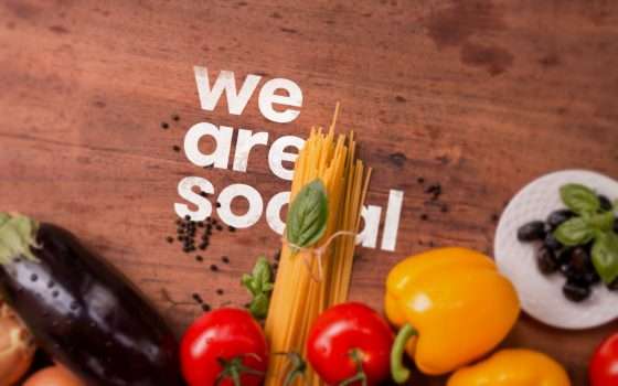 Gli italiani passano 6 ore al giorno online