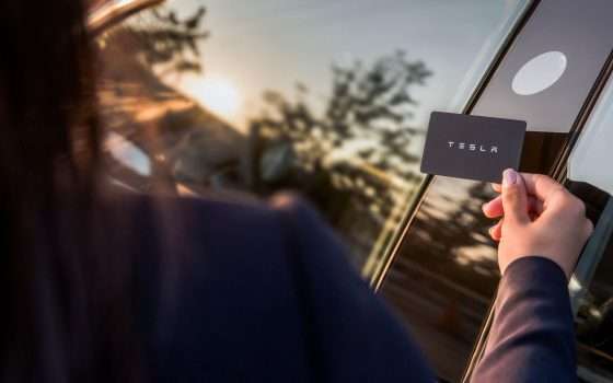 Pwn2Own: bucano la Tesla Model 3, vincono l'auto