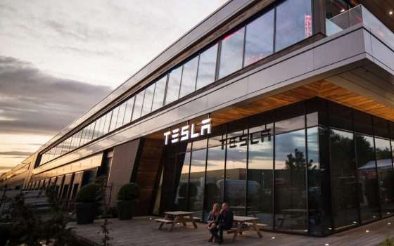 Tesla: Elon Musk sulla chiusura degli store