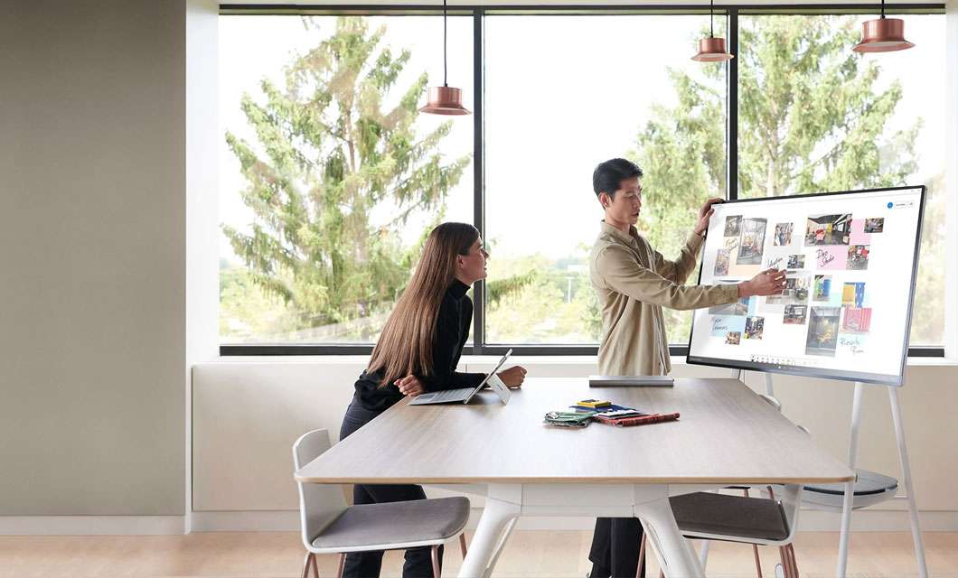 Microsoft Surface Hub 2S