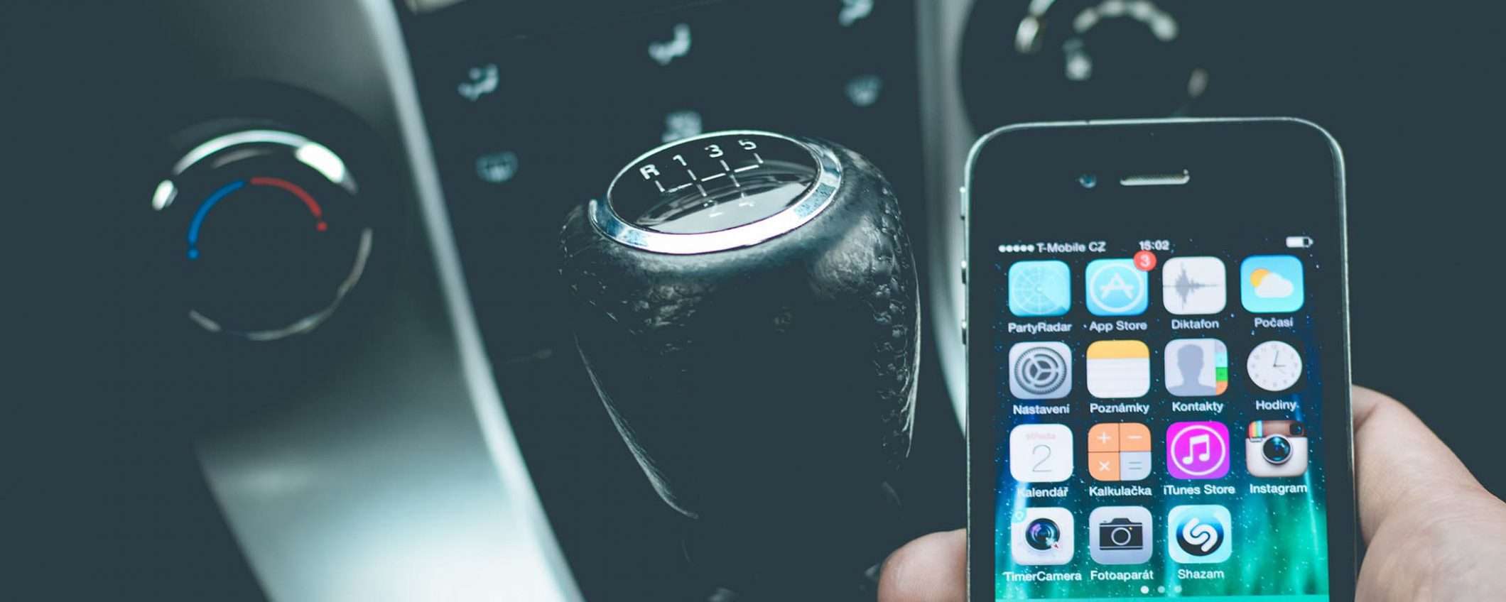 6.227 decessi per autisti distratti dal telefono