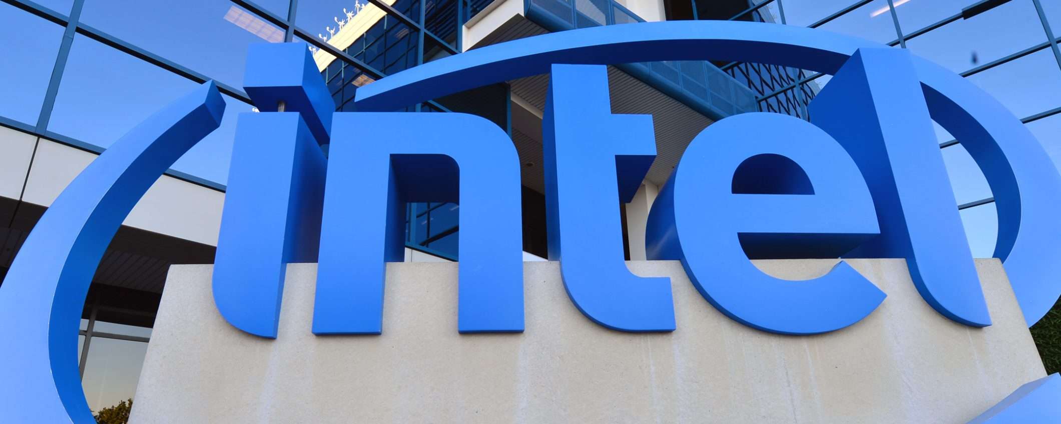 Intel, leak da 20 GB: documenti interni e riservati