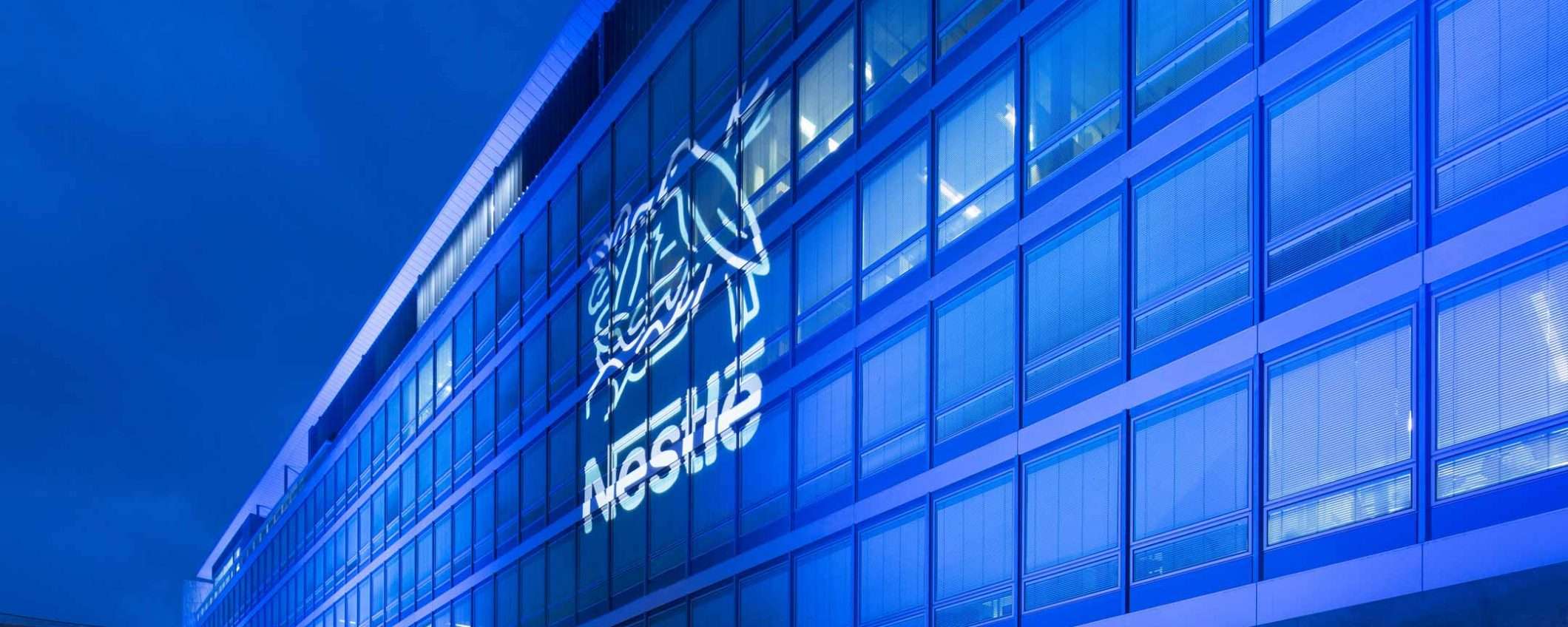 Nestlé: una blockchain per latte e olio di palma