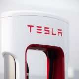 Tesla V3 Supercharger per la ricarica eco-friendly