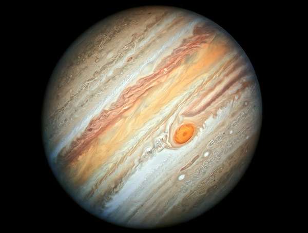 Un'immagine di Giove catturata dallo Hubble Space Telescope di ESA e NASA