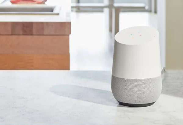 Lo smart speaker Google Home