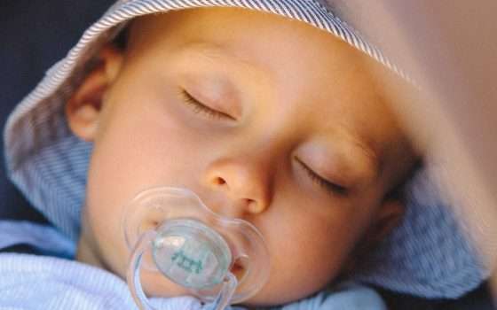 Seggiolino anti abbandono, da oggi è obbligatorio