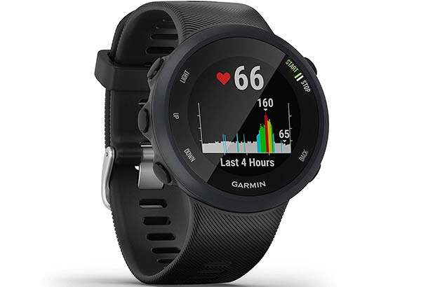 Lo smartwatch Garmin Forerunner 45/45s con GPS integrato