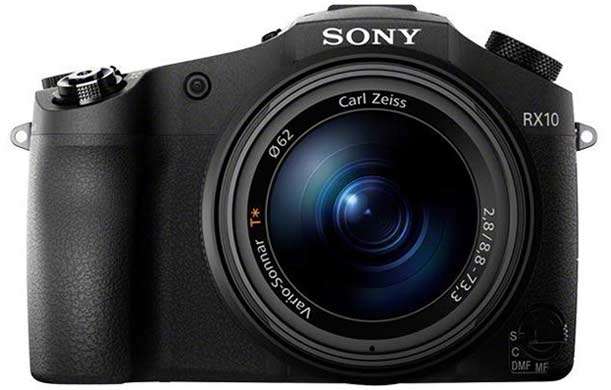 La fotocamera bridge Sony DSC-RX10 con sensore da 20,2 megapixel