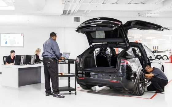 Tesla, il riscaldamento dei sedili posteriori in un update