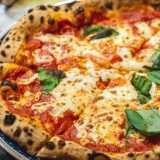 Sundar Pichai tra Google Meet e la pizza