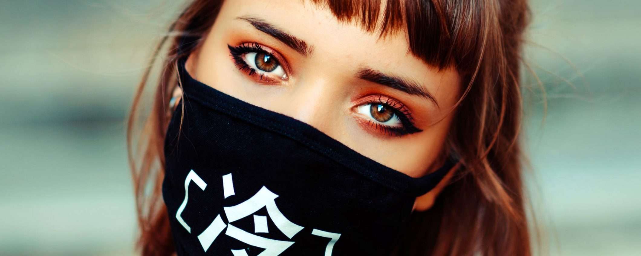 Le mascherine tornano su FB: se n'erano mai andate?