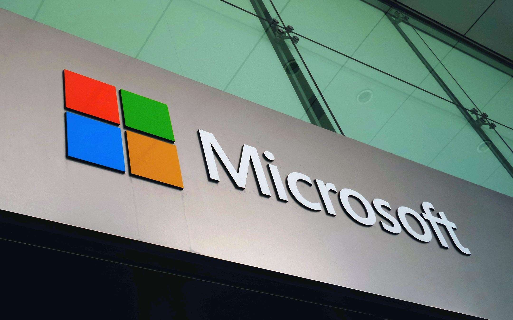 Microsoft and smart working: Hybrid Workplace vision Microsoft and smart working: Hybrid Workplace vision