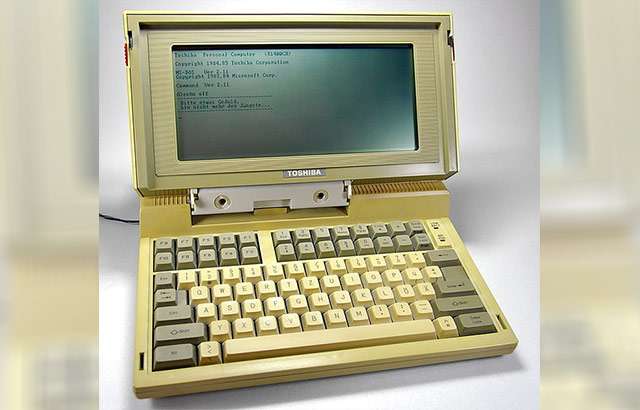 Il computer portatile Toshiba T1100 del 1985
