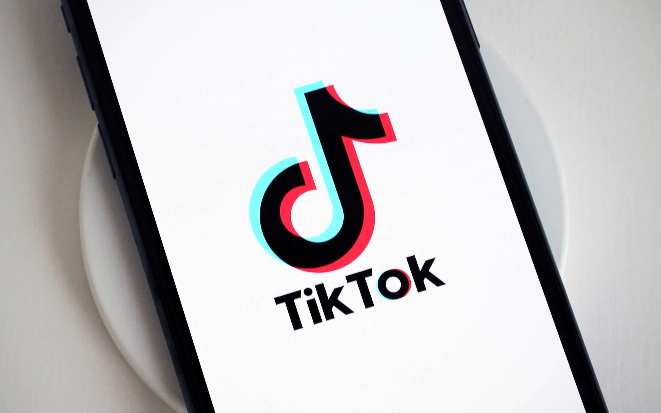 Microsoft and social: TikTok-LinkedIn complementary Microsoft and social: TikTok-LinkedIn complementary