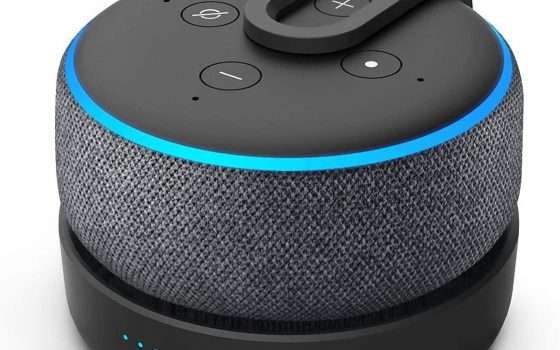Echo Dot diventa uno speaker portatile con la super batteria in offerta