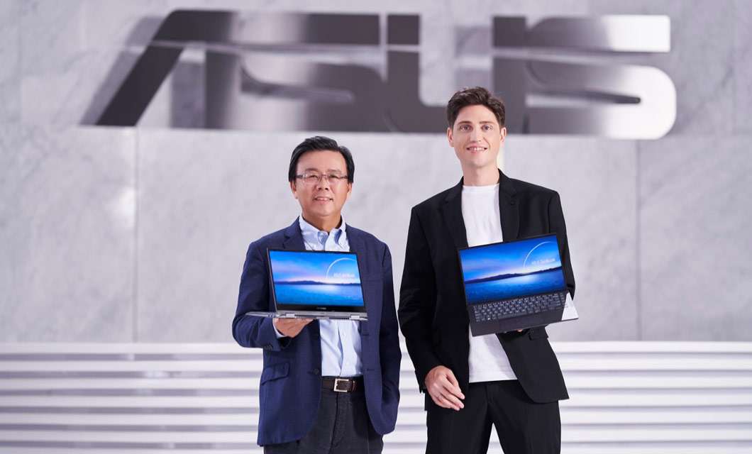 ASUS: il CEO Samson Hu con il Director of Technical Marketing PC and Gaming, Sascha-Flori