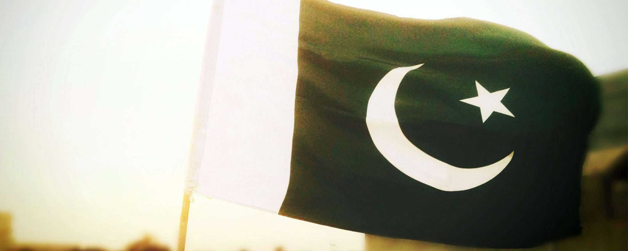 Tinder e Grindr bloccati in Pakistan: immorali