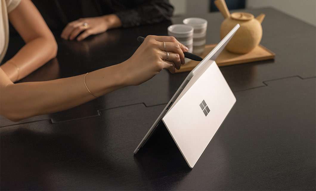 Microsoft Surface Pro X (2020)