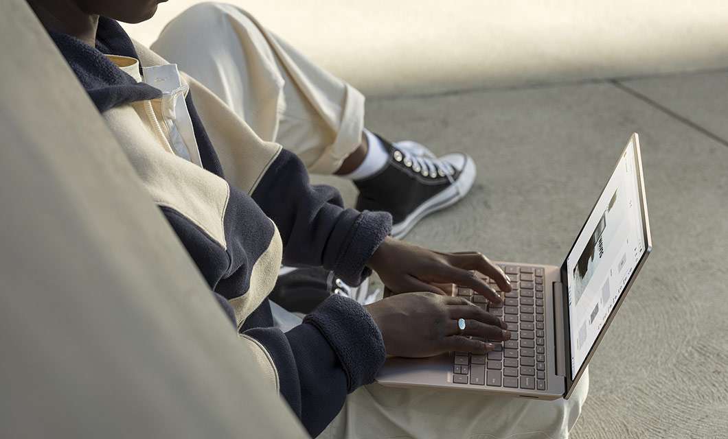 Microsoft Surface Laptop Go