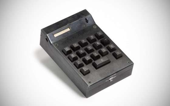 Va all'asta la prima calcolatrice portatile di TI