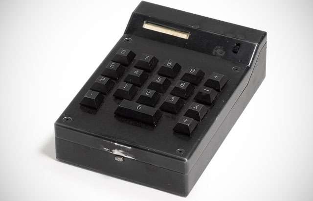 Texas Instruments: all'asta la prima calcolatrice portatile della storia