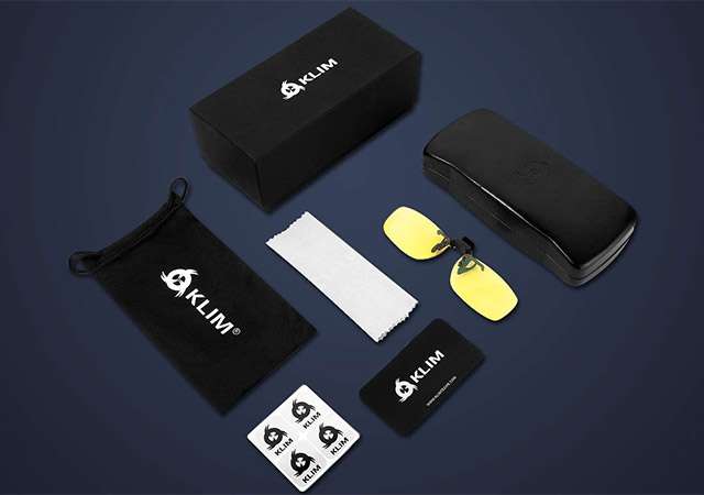 La clip per occhiali di Klim che protegge dalla luce blu