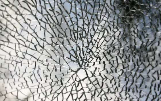 L'auto vandalizzata dei sanitari è la sconfitta di tutti