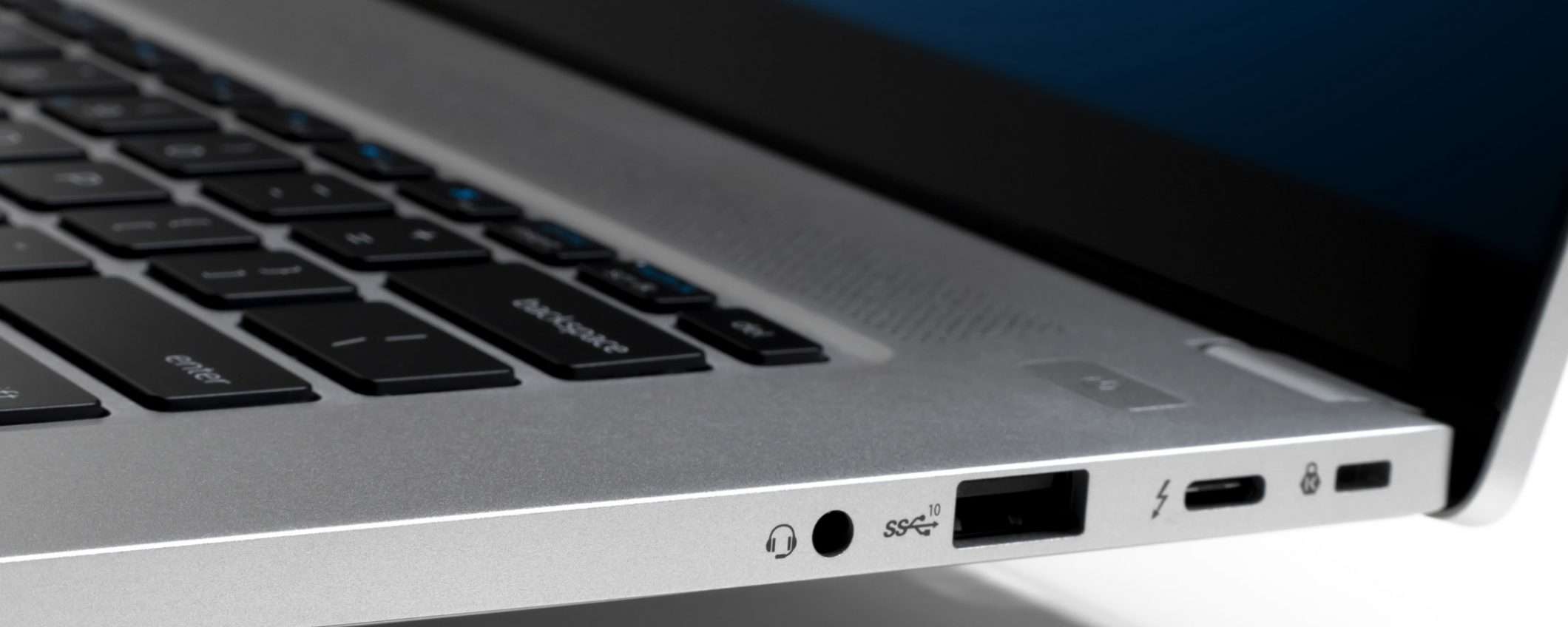 NUC M15: Laptop Kit Intel per il whitebook market