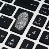 WhatsApp, autenticazione biometrica su desktop