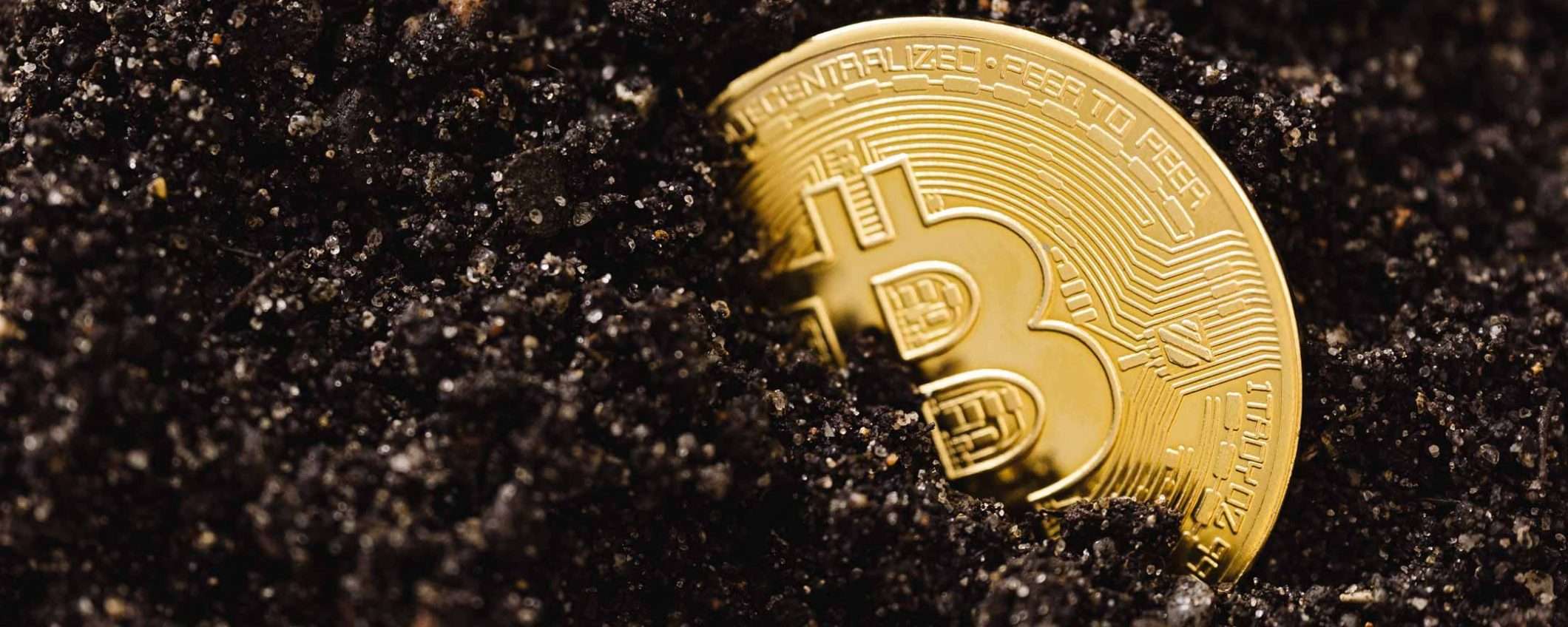 Bitcoin giù a picco: crollo del 10% in poche ore