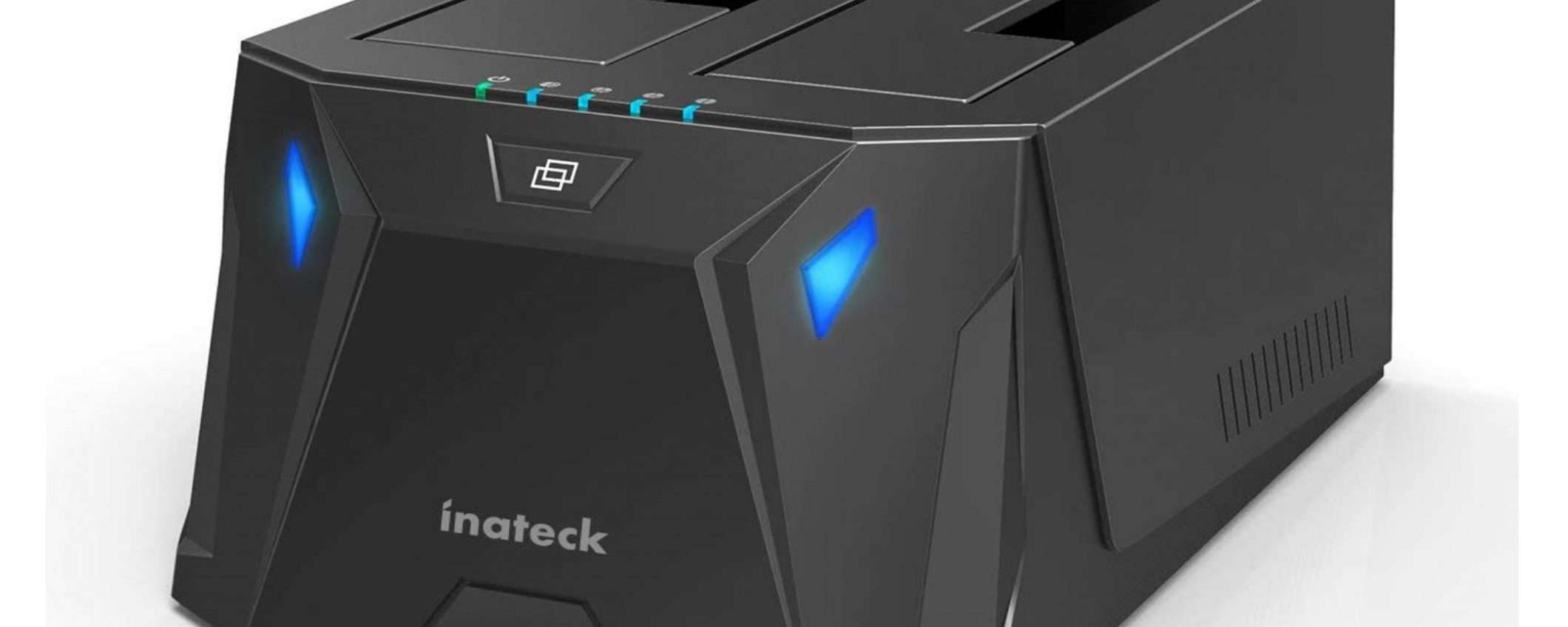 Docking alimentata per HDD/SSD SATA e UASP scontata