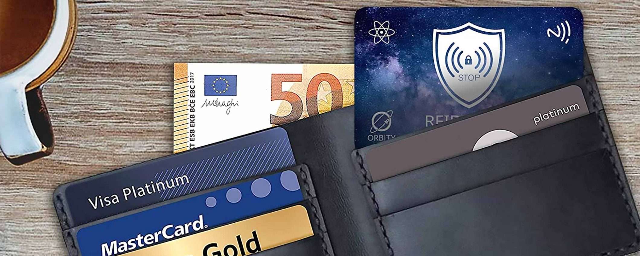 Carte di pagamento al sicuro con il blocco RFID