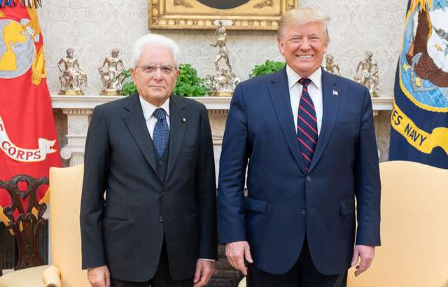 Mattarella e Trump durante un incontro del 2019