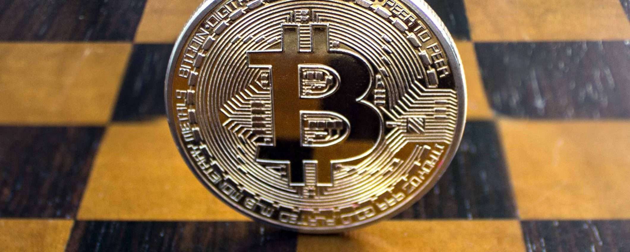 Bitcoin, nuovo record: toccati i 48297 dollari