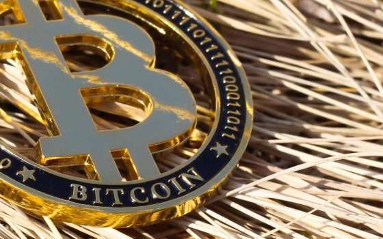 Bitcoin supera i 48000 dollari, nuovo record