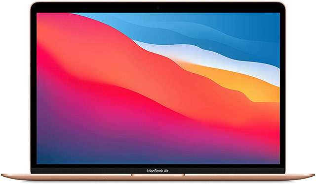 Il MacBook Air da 13 pollici con Apple M1 nella colorazione Oro