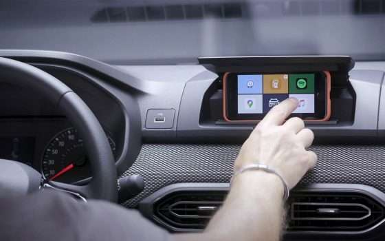Dacia Media Control: smartphone e infotainment