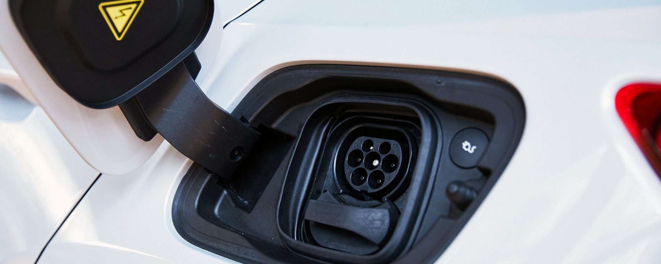 Volvo produrrà solo auto elettriche entro il 2030