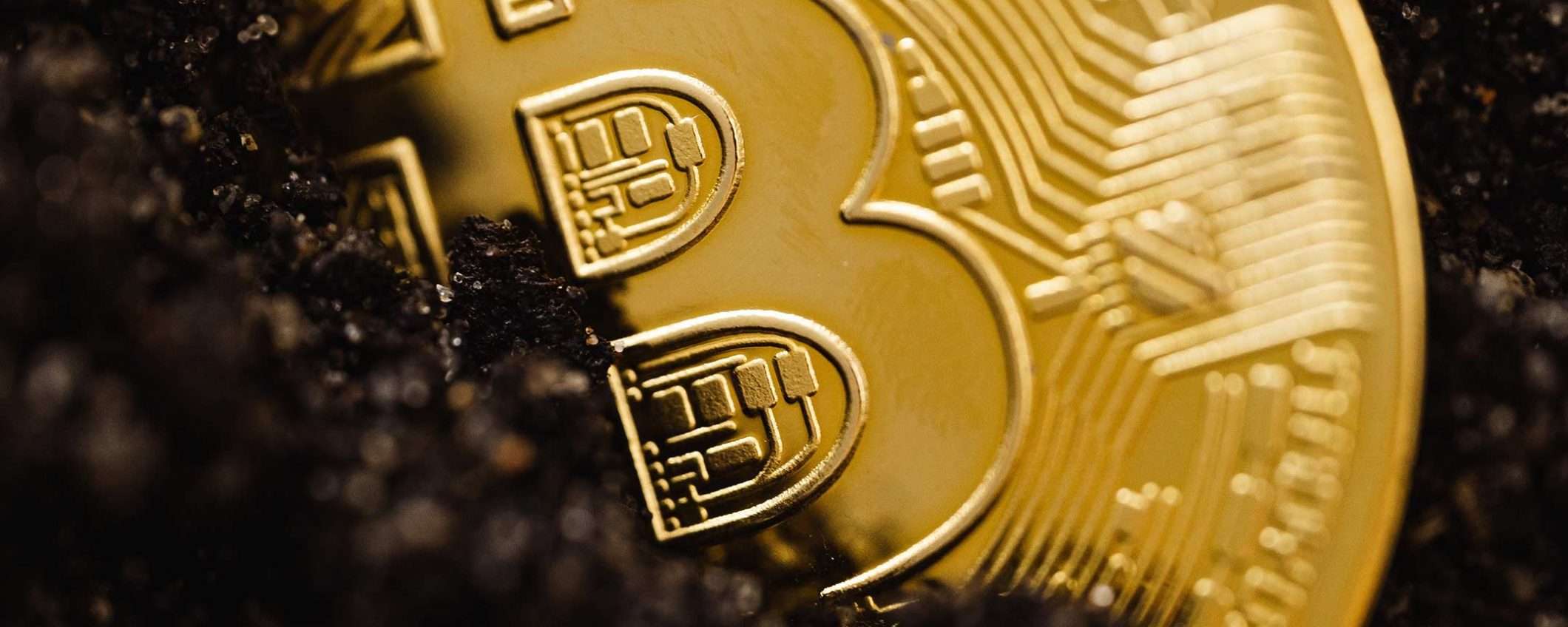 Bitcoin giù: la crypto torna sotto i 60000 dollari