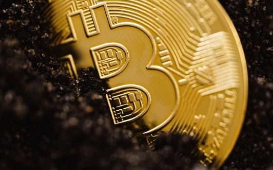 Bitcoin vola verso i massimi di sempre