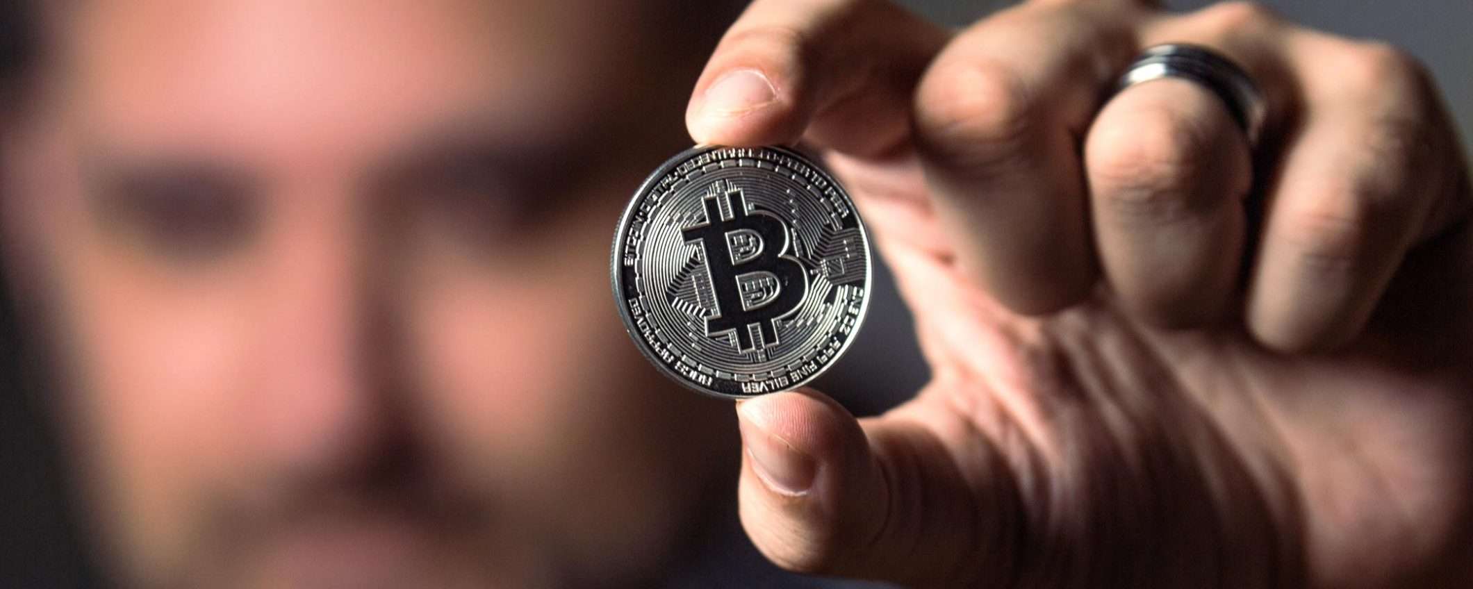 Bitcoin riprende a correre e torna a 45000 dollari