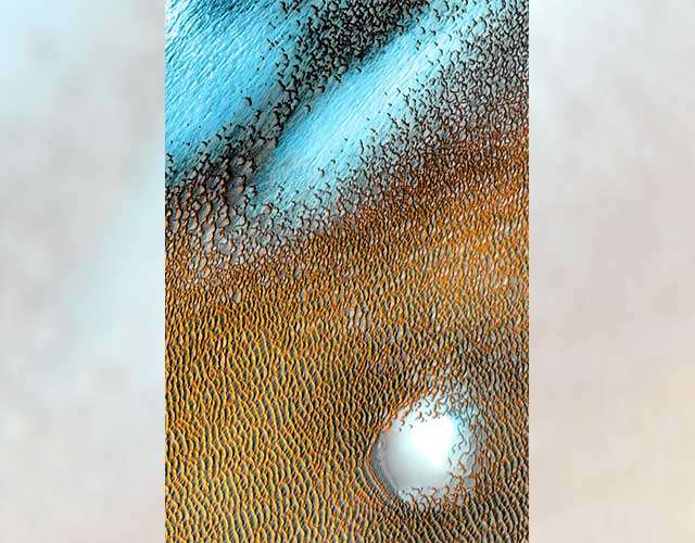 Le dune blu di Marte in una spettacolare immagine della NASA